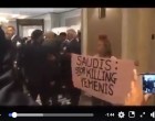 CETTE FEMME N’EST PAS MUSULMANE MAIS PLEURE SA PROTESTATION CONTRE LE GÉNOCIDE SAOUDIEN AU YÉMEN