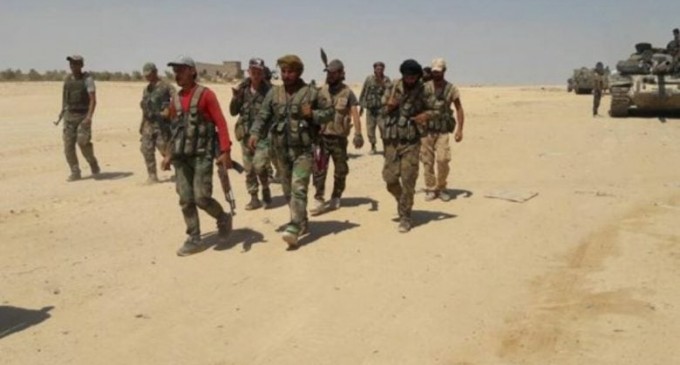 L’armée syrienne élimine un groupe terroriste responsable d’une attaque de bus et sécurise une autoroute clé