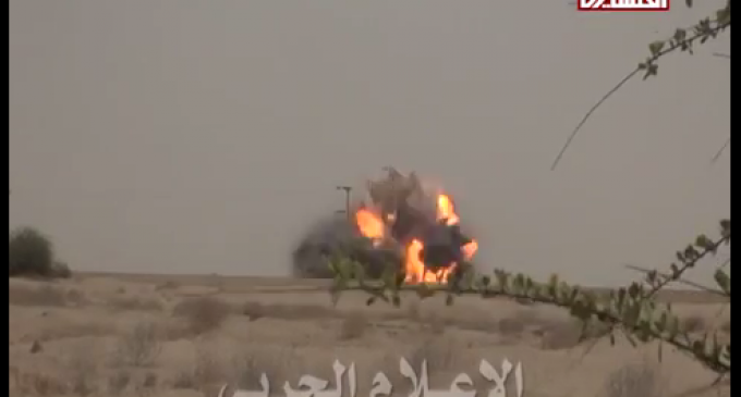 [Vidéo] Les Forces yéménites détruisent un bâtiment de l’armée saoudienne dans la région de Jizan