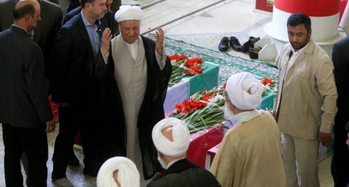 Des milliers de personnes à Téhéran se sont réunis hier pour assister à la cérémonie de funérailles des victimes iraniennes de la tragédie de Mina