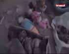 [Vidéo] | La coalition arabo-sioniste détruit un village entier pendant le mois béni de Ramadhan