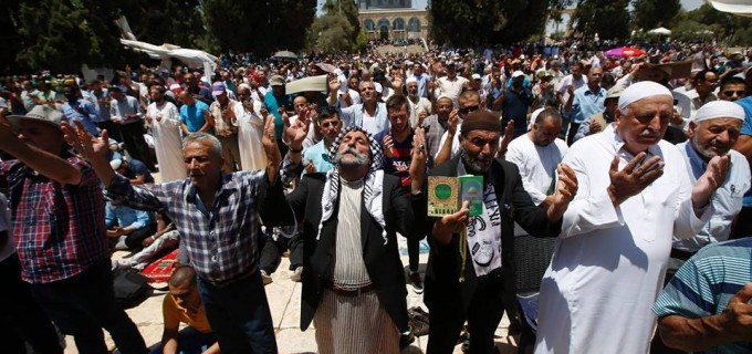 Environ 250 000 fidèles sont venus participer à la prière de ce troisième vendredi du mois de Ramadan à la mosquée Al-Aqsa