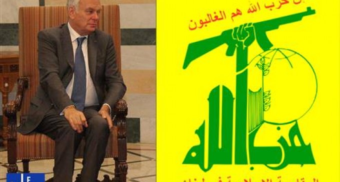 Le ministre français des Affaires étrangères Jean-Marc Ayrault rencontre des députés du Hezbollah au Liban