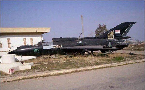 la base aérienne de Qayyarah au sud de Mossoul 3