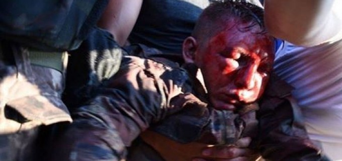 Scènes de lynchage de soldats turcs qui ont participés à la tentative de coup d’État contre Erdogan