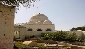 Des mercenaires salafistes pro-saoud détruisent une mosquée historique à Taëz (Yémen)2