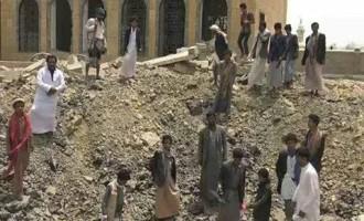 Les Saouds bombardent les mosquées du Yémen