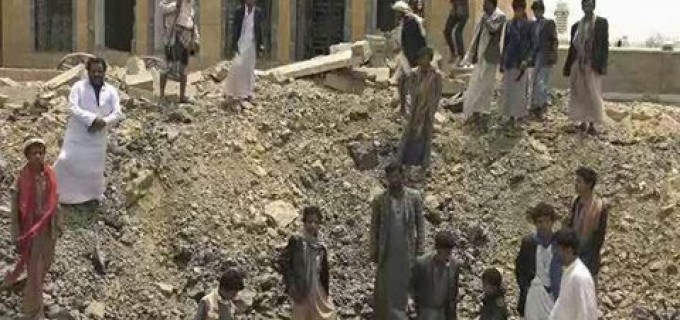 Les Saouds bombardent les mosquées du Yémen