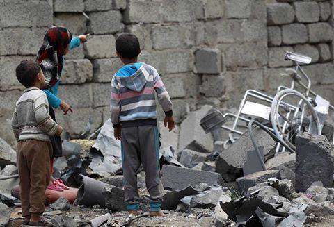 Les enfants du Yémen sont sans abri, ni soutien suite aux bombardements violents de l'Arabie Saoudite 1