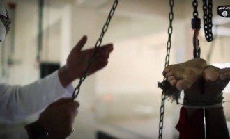 Daesh diffuse l’exécution de 12 personnes dans un abattoir le jour de l’Aïd al Adh.