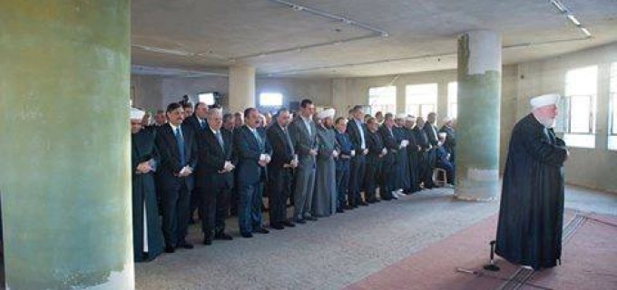 Le Président syrien, Bachar Al Assad, assiste à la Prière de l’Aïd El Adha dans une mosquée à Daraya