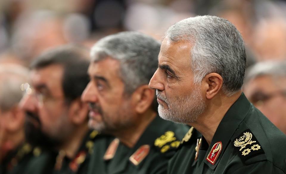 Le général iranien Qassem Souleimani lors d'un discours du Guide Suprême l'Ayatollah Ali Khamenei 2