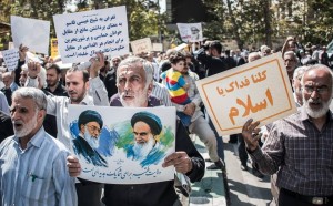 Les Iraniens manifestent dans la capital iranienne Téhéran pour dénoncer et condamner les crimes du régime Al-Saud 2