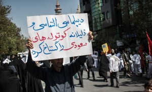 Les Iraniens manifestent dans la capital iranienne Téhéran pour dénoncer et condamner les crimes du régime Al-Saud 4