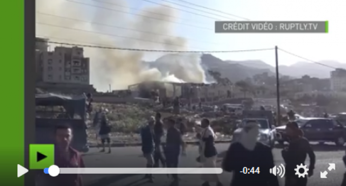[Vidéo] | Les 1ères images du raid saoudien meurtrier lors de funérailles à Sanaa (au moins 150 morts)