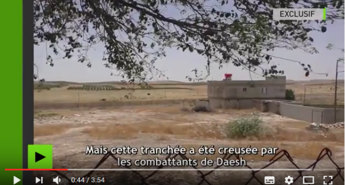 [Vidéo] | Daesh creuse des tranchées à la frontière turque, Ankara détourne le regard