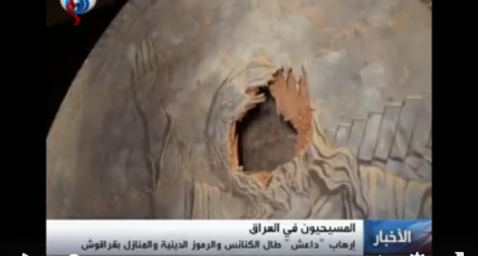 [Vidéo] | Daesh, la marionnette des sionistes détruit une église et brûle la Bible à Karakus (Irak)