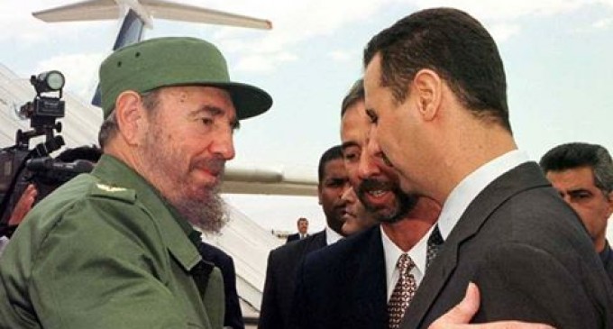 Le regretté dirigeant cubain Fidel Castro avec le président syrien Bachar el-Assad
