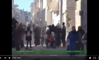 Regardez comment les terroristes salafistes ouvrent le feu sur les civils dans le quartier Al Sakhur dans l’est d’Alep, après avoir été utilisés comme boucliers humains !!!