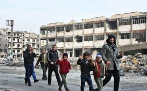 Le retour progressif des habitants d'Alep dans leur quartier après la Victoire de l'Armée Arabe Syrienne et de ses alliés sur les terroristes1