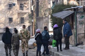 Le retour progressif des habitants d'Alep dans leur quartier après la Victoire de l'Armée Arabe Syrienne et de ses alliés sur les terroristes4