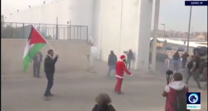 VIDÉO CHOC : Les forces de sécurité israéliennes attaquent sans raison des manifestants palestiniens