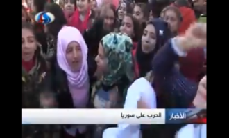 [Vidéo] | Regardez…Les habitants d’Hassaké sortent pour fêter les victoires de l’Armée Arabe Syrienne à Alep