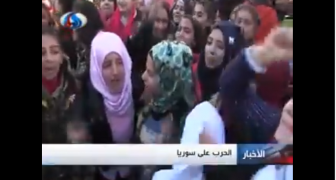[Vidéo] | Regardez…Les habitants d’Hassaké sortent pour fêter les victoires de l’Armée Arabe Syrienne à Alep