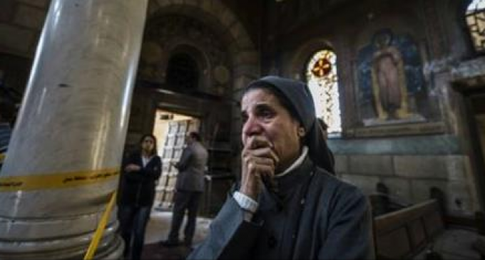 Attentat dans une église copte en Egypte: 25 morts