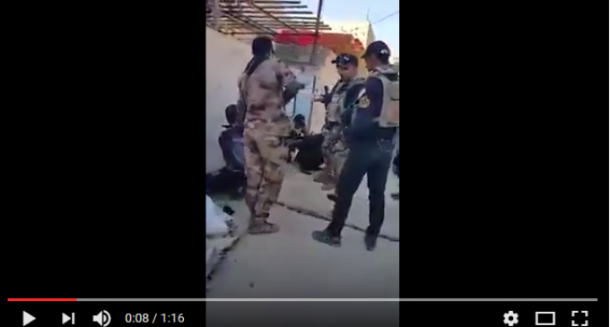 [Vidéo] | Regardez comment les forces irakiennes capturent les terroristes de Daesh à Mossoul