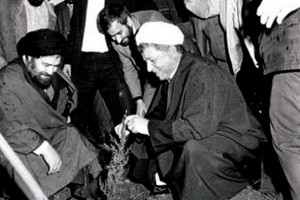 Le défunt Ayatollah Akbar Hachémi Rafsandjani, un Homme qui a voué sa vie à l'Islam et à la République islamique d'Iran Que Dieu lui fasse Miséricorde21