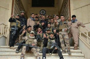 Les forces irakiennes au sein de l'Université de Mossoul après sa libération hier des mains des terroristes de Daesh1