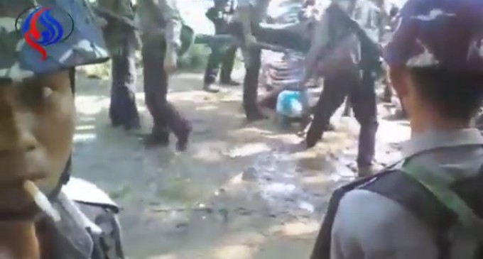 VIDEO CHOC : Regardez comment la police Birmane traite les Musulmans Rohingyas