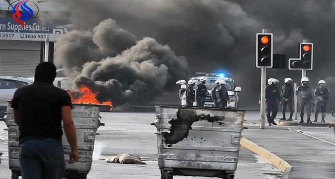 Des photos.. Des affrontements entre les jeunes et les forces de sécurité du Bahreïn à l’ouest de Manama