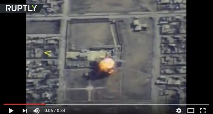 [Vidéo] | Les bombardiers russes TU95 détruisent les centres de commandement de Daesh à Raqqah