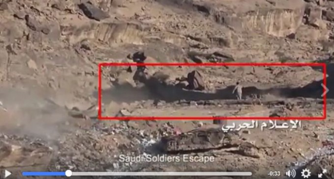 Regardez comment les lâches soldats saoudiens s’enfuient à la vue des forces yéménites au sud de l’Arabie Saoudite