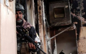 Des images de la guerre des rues contre les terroristes à Mossoul3