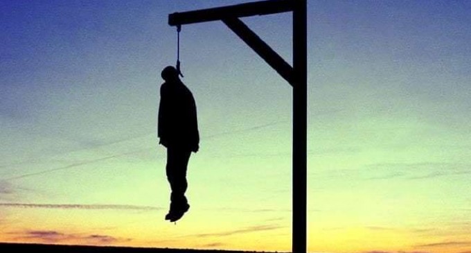 Les terroristes de Daesh exécutent par pendaison un jeune homme et sa mère à Mossoul