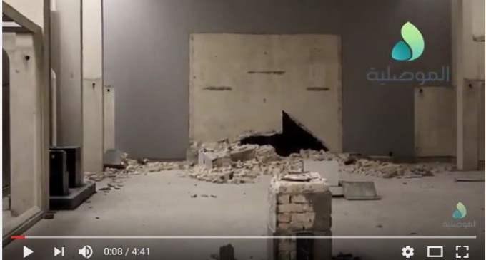 Regardez comment les terroristes de Daesh ont détruit le musée de Mossoul