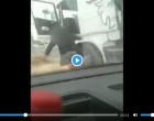 Regardez comment un chauffeur Palestinien se fait frapper par un policier israélien!!!