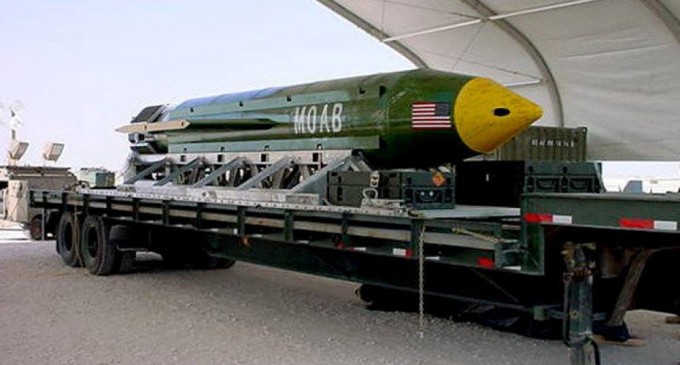 INCROYABLE MAIS VRAI !!! Les USA larguent la «Mère des bombes» : 8,5 tonnes d’explosif en Afghanistan !!!