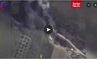 Regardez la vidéo.. Les avions russes rasent les positions des terroristes salafistes en Syrie