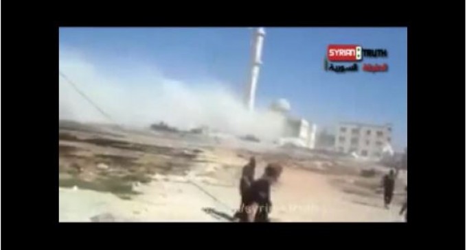 VIDÉO : Les terroristes wahhabites salafistes détruisent une mosquée en Syrie aux cris d’Allah Akbar !