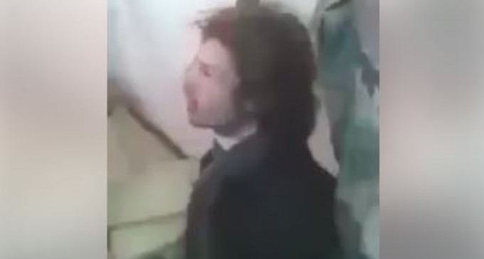 [Vidéo] | Un terroriste salafiste du Front Al Nosra capturé par l’Armée Arabe Syrienne à Qaboun il y a 3 jours