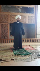 le Grand Mufti de Syrie, Cheikh Hassoun prie dans la mosquée des Omeyyades à Alep....2