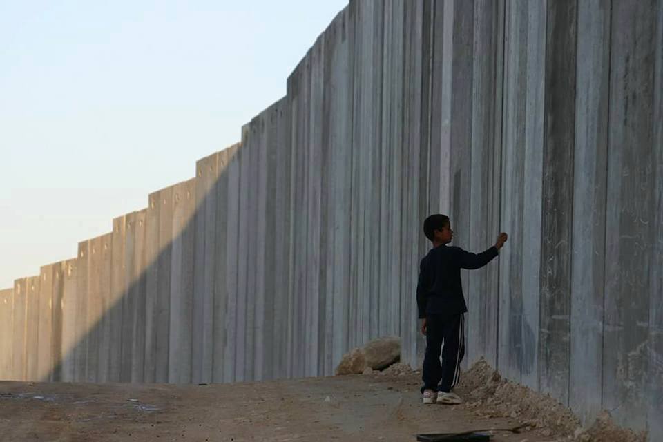 Il y a un autre mur à côté de celui que vous avez visité Trump 2