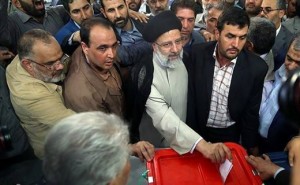 Les candidats à la 12ème élection présidentielle iranienne ont votés tôt ce matin1