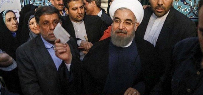 En images : Les candidats à la 12ème élection présidentielle iranienne ont votés tôt ce matin.