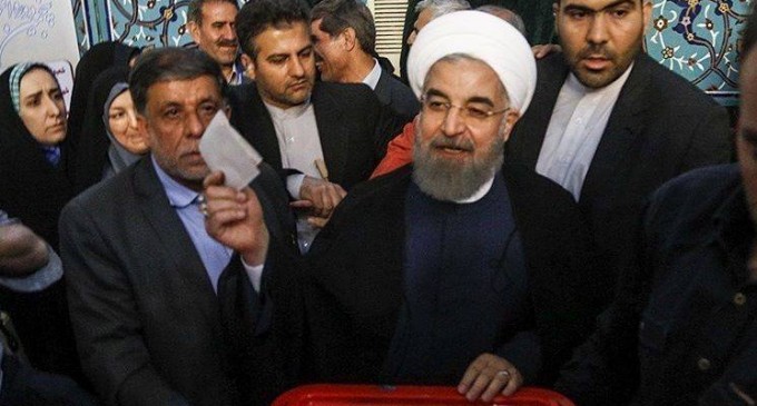 En images : Les candidats à la 12ème élection présidentielle iranienne ont votés tôt ce matin.