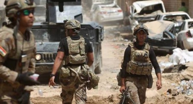 En images : Les forces irakiennes pourchassent les terroristes de Daech à Mossoul